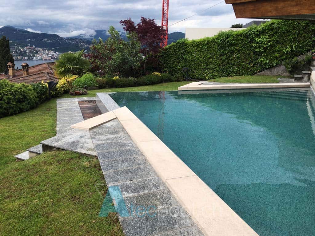 Piscina in cemento armato realizzata in Ticino