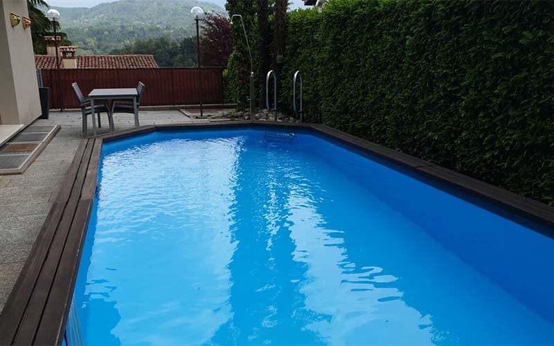 Piscina a Gravesano prima del risanamento